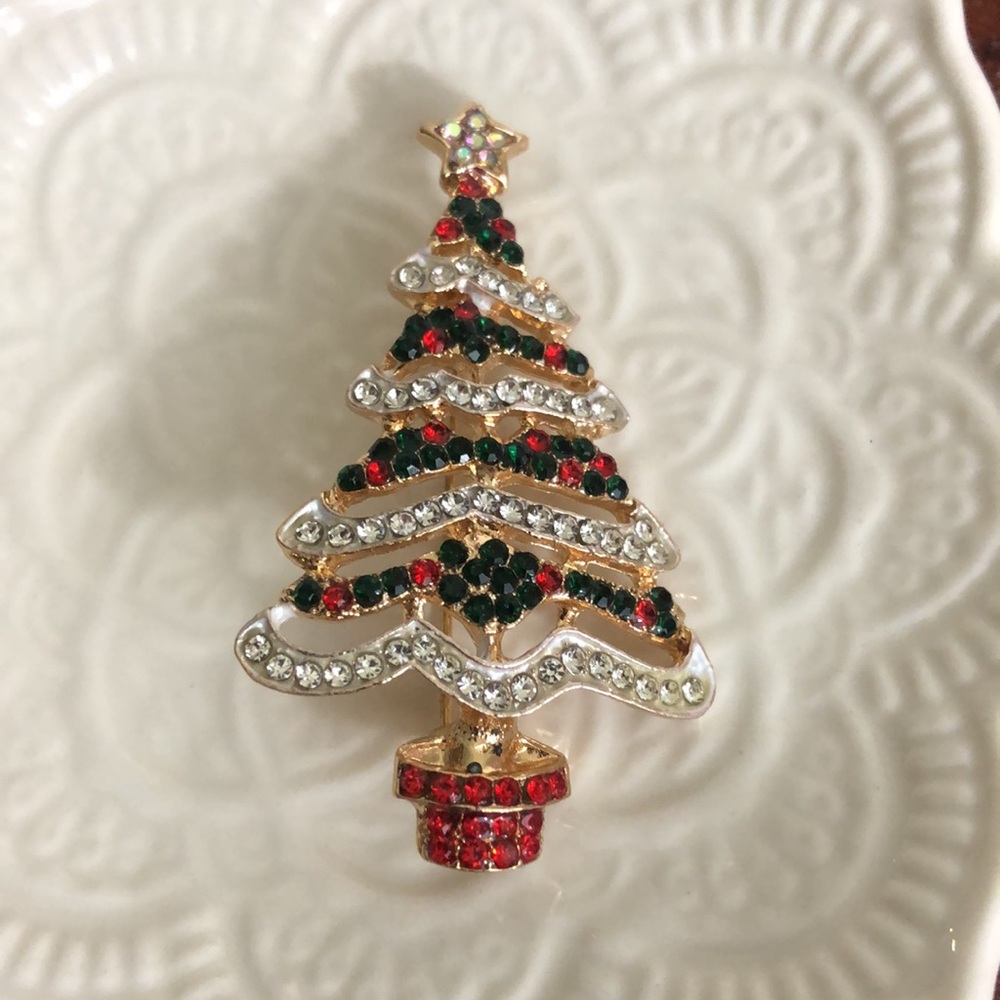 Christmas Tree Brooch Women Holiday Red &Green Rhinestone Brooch Corsages Scarf